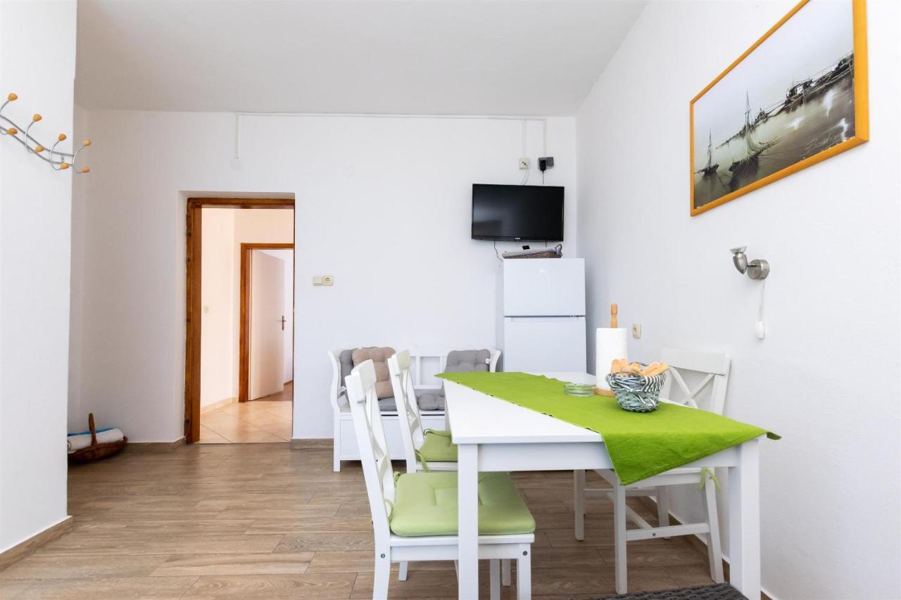 Apartments Biserka Barbat na Rabu Zewnętrze zdjęcie